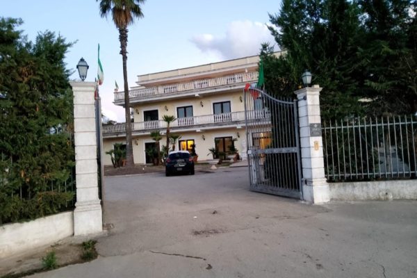 HOTEL QUEEN VICTORIA . . . INVESTIMENTO 100%