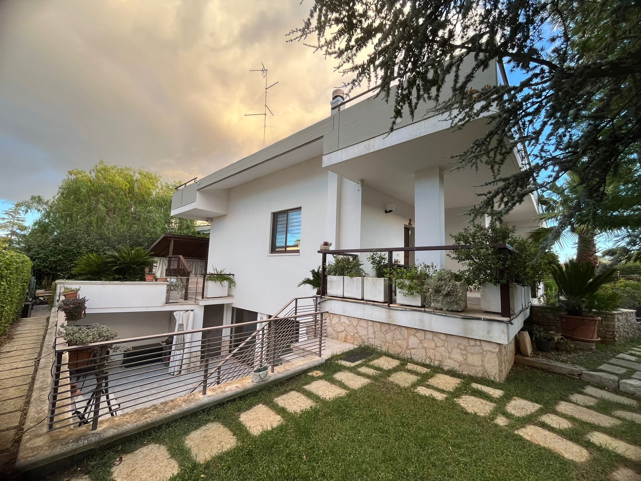 VILLA Angolare "Parco degli Ulivi Casizzi" C.da Auricarro